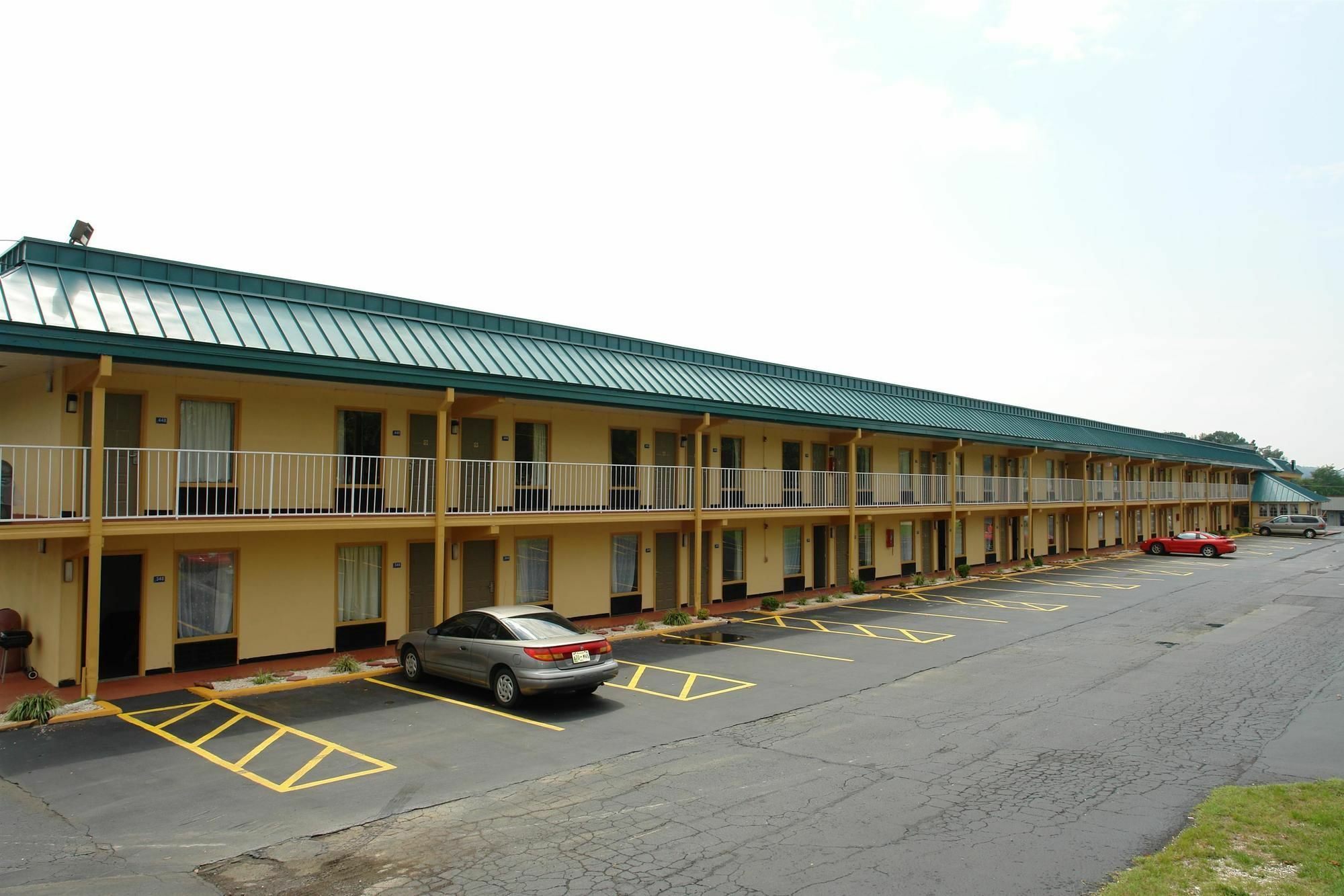 Days Inn By Wyndham Knoxville North Powell Exterior photo